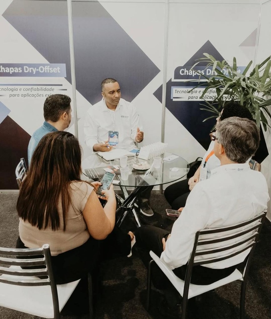 Apresentação comercial e consultoria sobre chapas dry-offset Toray